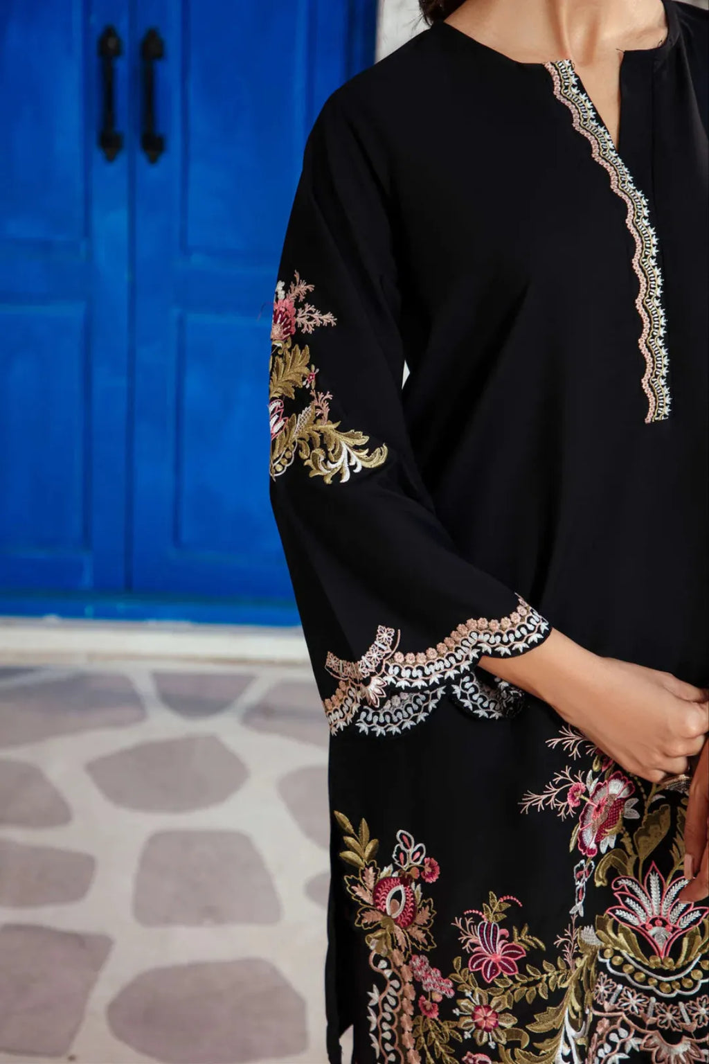 Mehrunisa Noir Embroidered 2-Piece Set