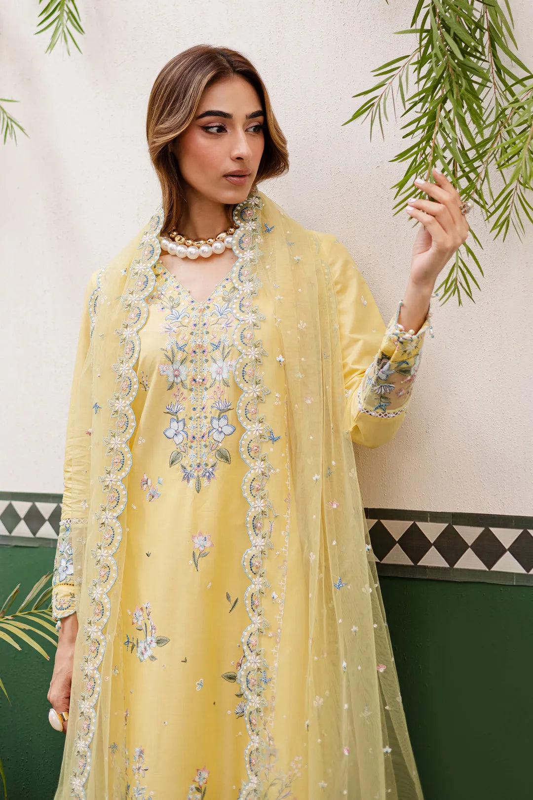 Noor-e-Bahar Embroidered 3-Piece Suit