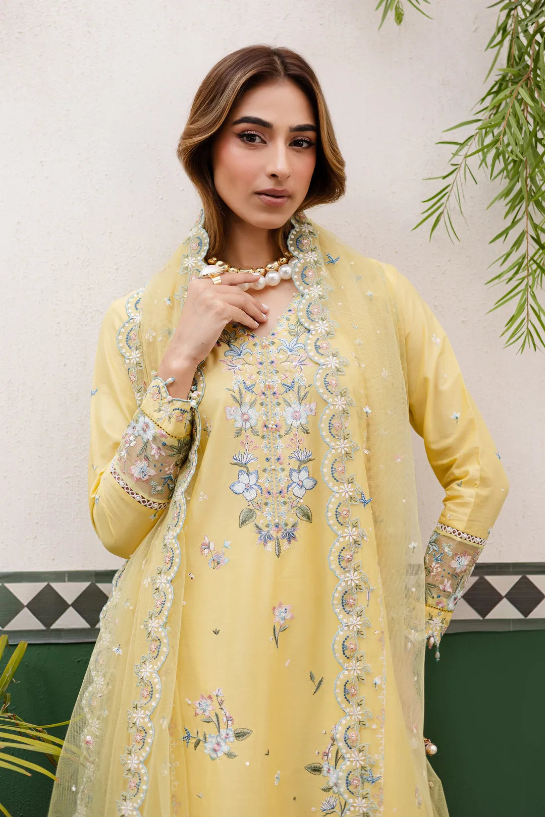 Noor-e-Bahar Embroidered 3-Piece Suit