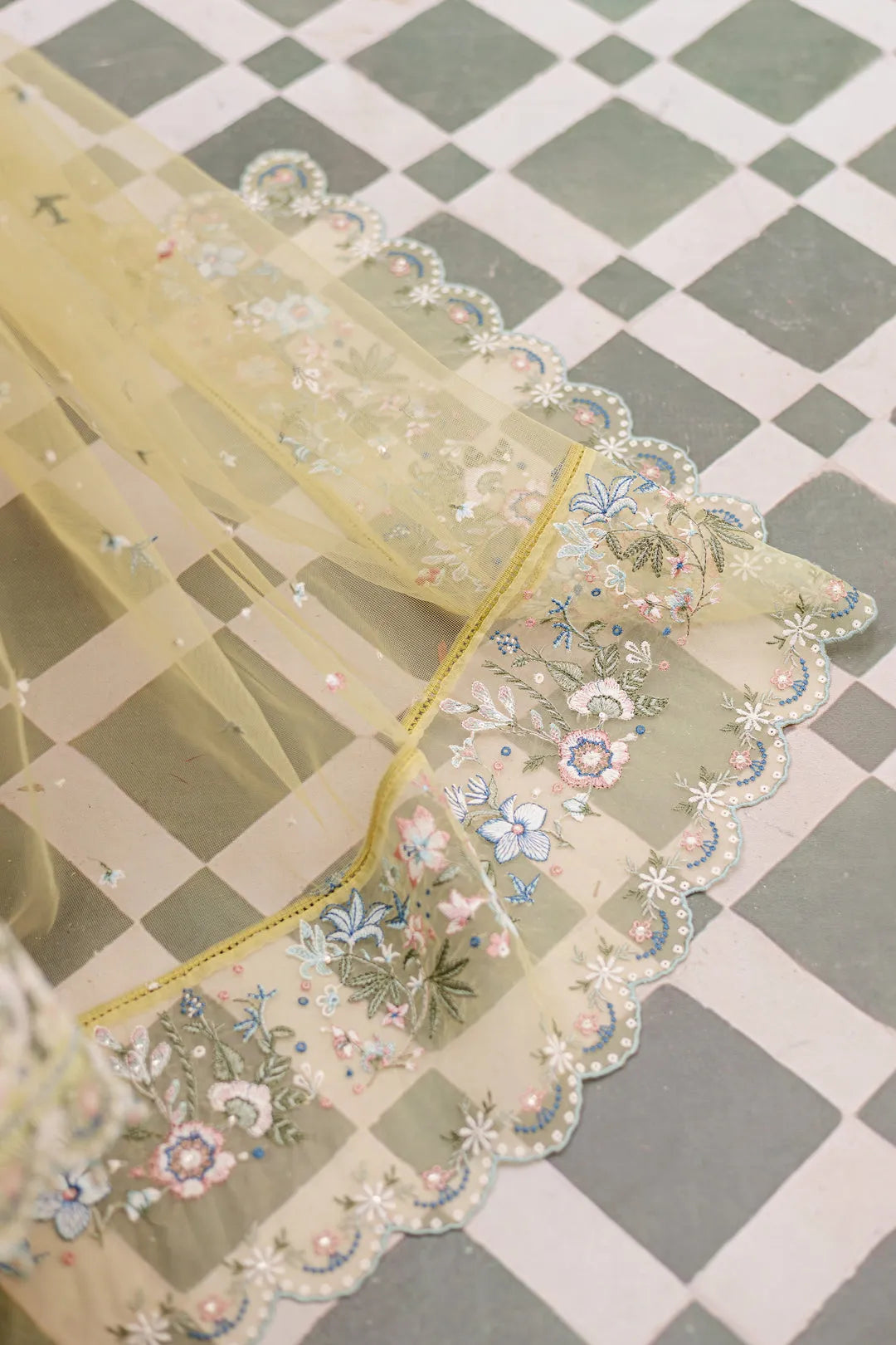 Noor-e-Bahar Embroidered 3-Piece Suit